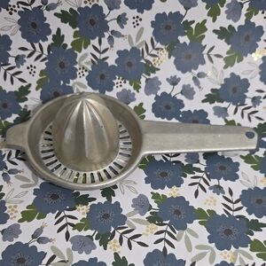 Vintage FOLEY Metal Citrus Juicer - Inv.no.498